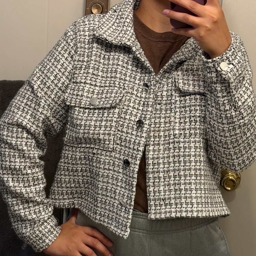 Chic Black and White blazer/jacket
